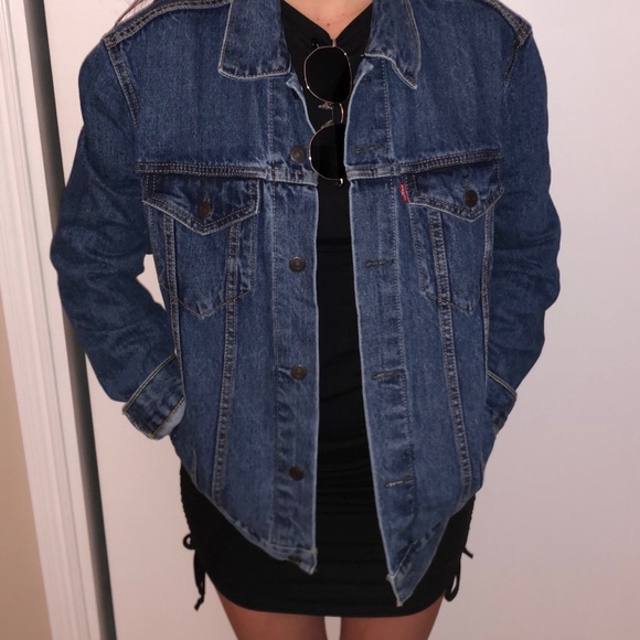 LEVIS - Classic Men’s Vintage Fit Trucker Jacket - Picture 3 of 10